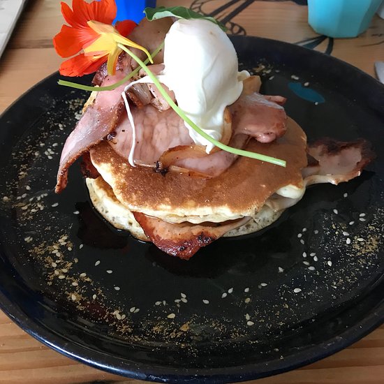 Breakfast in Mallacoota - Country Airstrips Australia