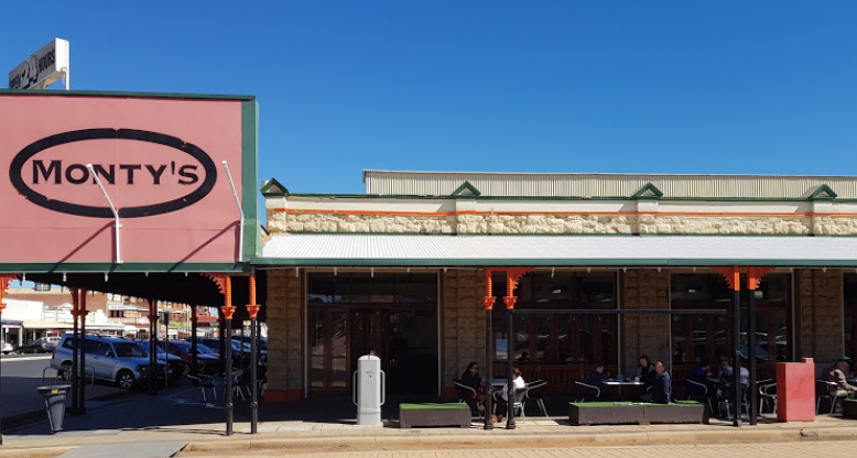 Dining in Kalgoorlie - Monty's Restaurant