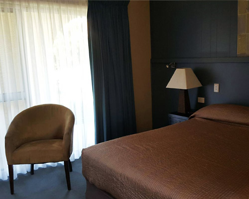 Accommodation in Narrandera - Bishop's Lodge Motel