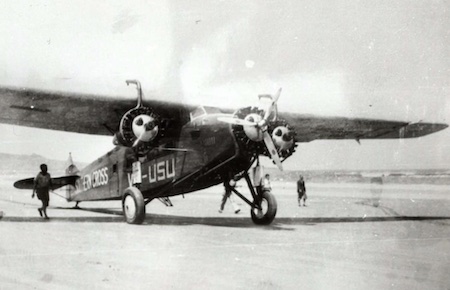 The Southern Cross flown by Sir Charles Kingsford Smith circa 1933.(Supplied: Gerringong Historical Museum)