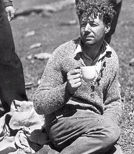 Bernard O'Reilly enjoying a cup of tea after finding and rescuing the Stinson survivors(Supplied: O'Reilly's Rainforest Retreat)