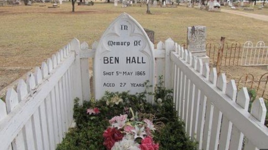 Memorial for bushranger Ben Hall. Forbes NSW.